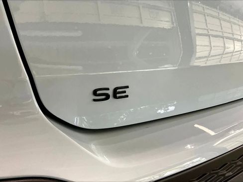 New 2026 Volkswagen Taos SE image 26