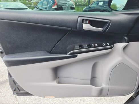 Used 2012 Toyota Camry LE image 28