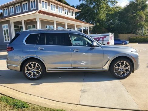 Used 2025 BMW X7 xDrive40i image 8