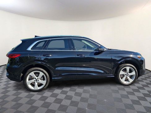 Used 2025 Audi Q5 Premium Plus w/ Premium Plus AWD/4WD image 7