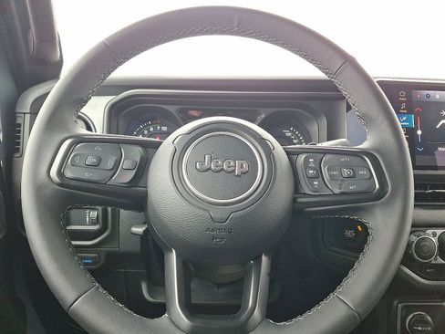 Certified 2025 Jeep Wrangler Willys image 21