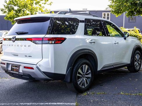 Certified 2024 Nissan Pathfinder SL image 7