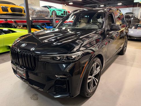 Used 2022 BMW X7 xDrive40i w/ M Sport Package AWD/4WD image 10