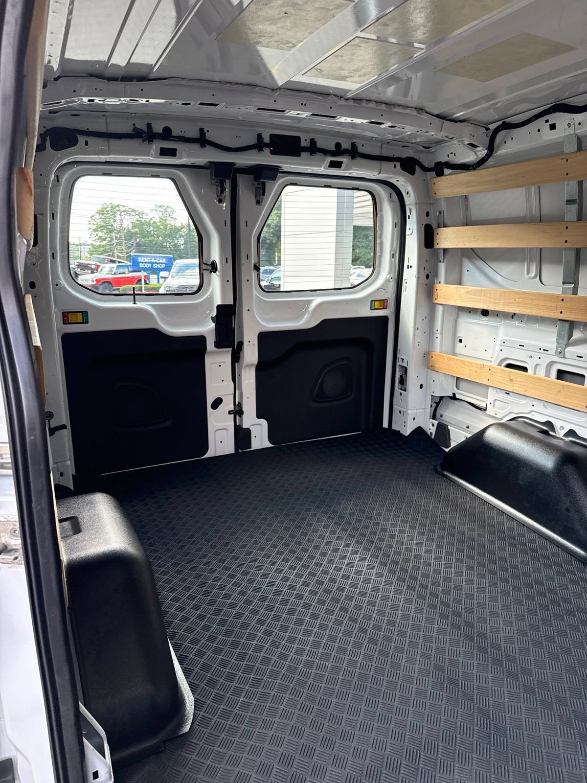 Used 2025 Ford Transit 250 Low Roof w/ Exterior Upgrade Package RWD image 19