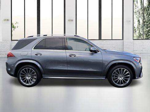 Used 2026 Mercedes-Benz GLE 450 4MATIC w/ Winter Package image 6