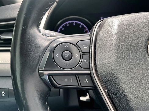 Used 2021 Toyota Camry SE FWD image 11