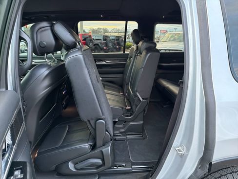 Used 2022 Jeep Wagoneer Series II w/ Premium Group I RWD image 23
