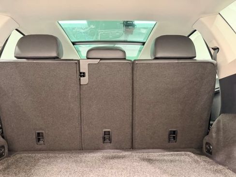 Used 2018 Volkswagen Tiguan SE w/ Panoramic Sunroof Package AWD/4WD image 28