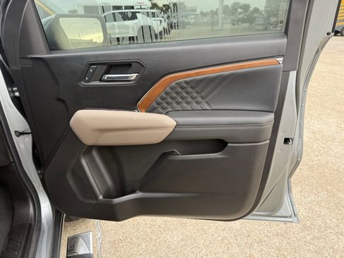 Used 2023 GMC Canyon Denali image 20