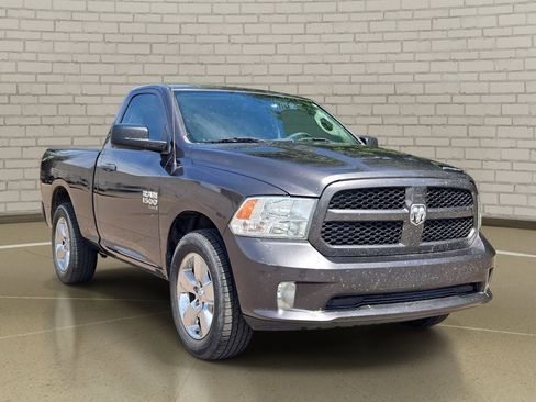 Used 2019 RAM 1500 Express RWD image 3