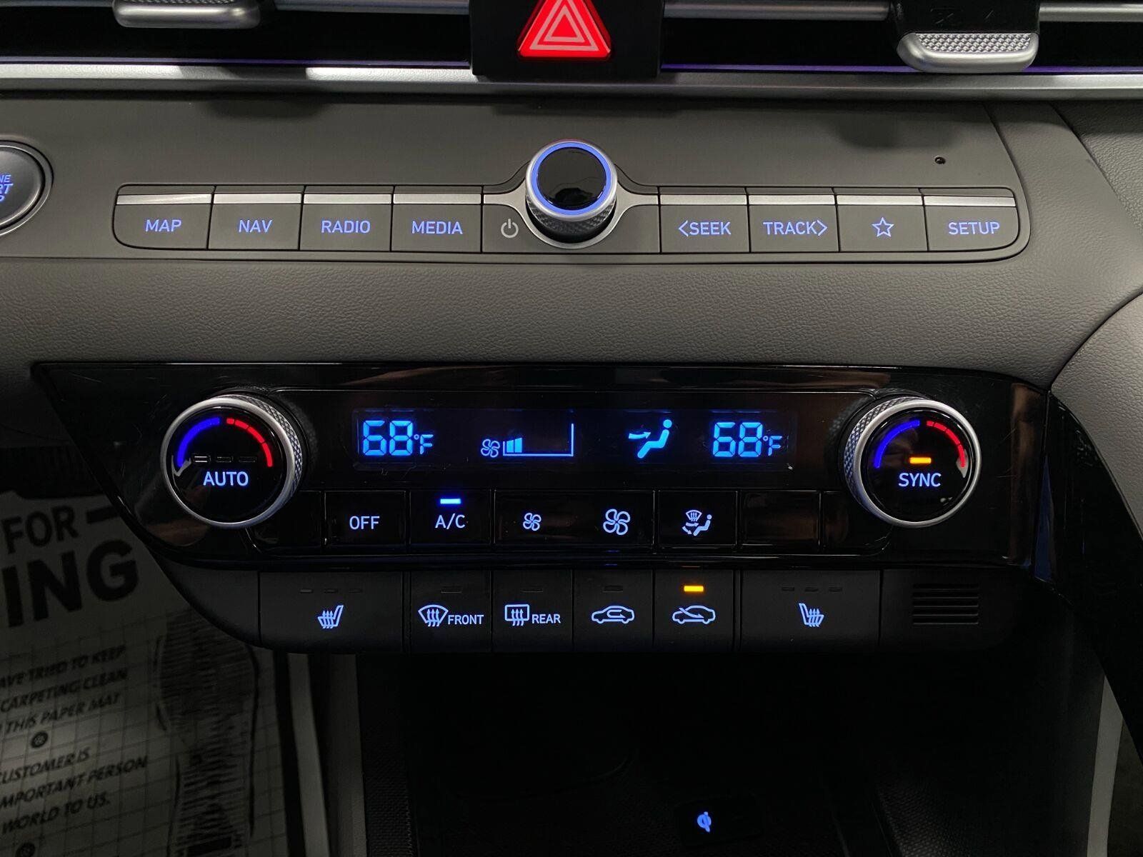 Certified 2025 Hyundai Elantra SEL FWD image 24
