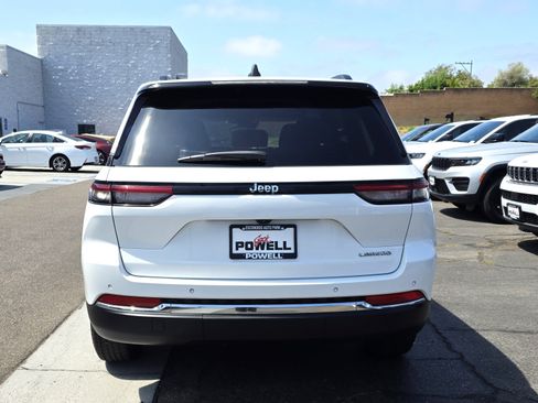 Certified 2024 Jeep Grand Cherokee Laredo RWD image 4