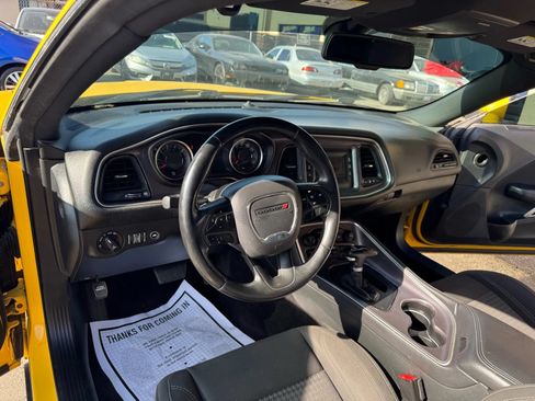 Used 2017 Dodge Challenger R/T RWD image 16