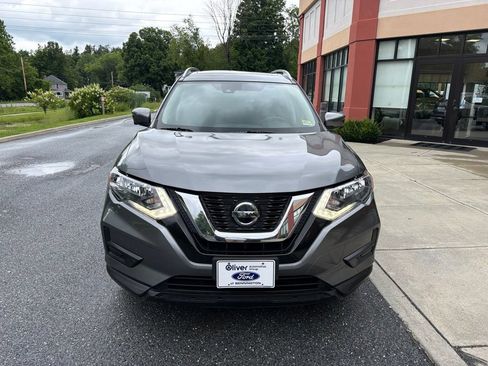 Used 2019 Nissan Rogue SV w/ Sun & Sound Touring Package AWD/4WD image 2
