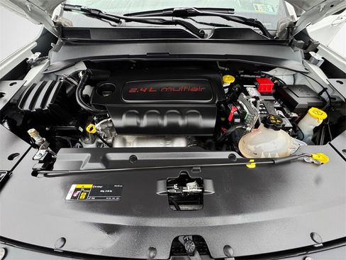 Certified 2022 Jeep Compass Latitude image 35