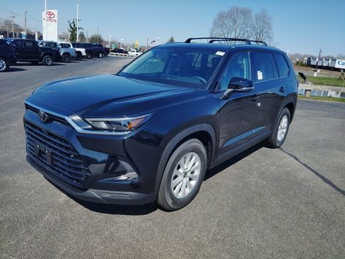 New 2026 Toyota Grand Highlander XLE image 2