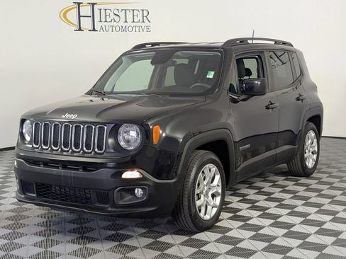Used 2018 Jeep Renegade Latitude w/ UConnect 8.4 Nav Group image 4