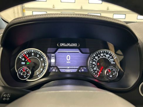 Used 2025 RAM 1500 Laramie AWD/4WD image 21