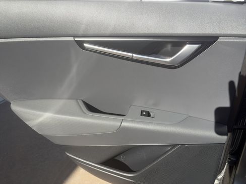 Used 2023 Kia Niro SX Touring FWD image 24