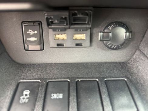 Used 2019 Toyota Highlander Limited FWD image 36