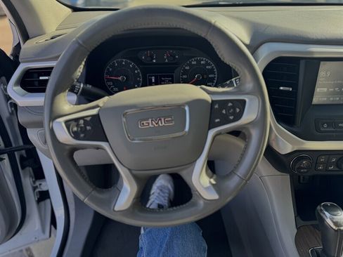 Used 2019 GMC Acadia SLE image 2