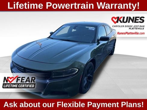 Used 2022 Dodge Charger SXT w/ Blacktop Package image 19