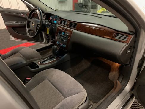 Used 2011 Chevrolet Impala LT image 45
