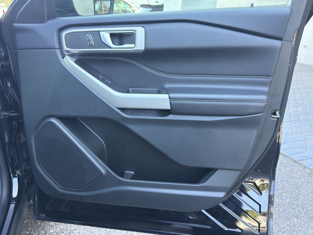Used 2023 Ford Explorer XLT w/ Equipment Group 202A RWD image 32