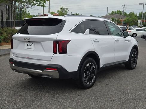 Certified 2025 Kia Sorento S w/ Panoramic Sunroof Package FWD image 13