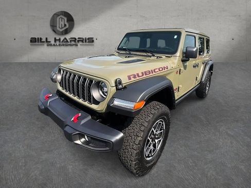 Used 2025 Jeep Wrangler Unlimited Rubicon w/ Convenience Group AWD/4WD image 1