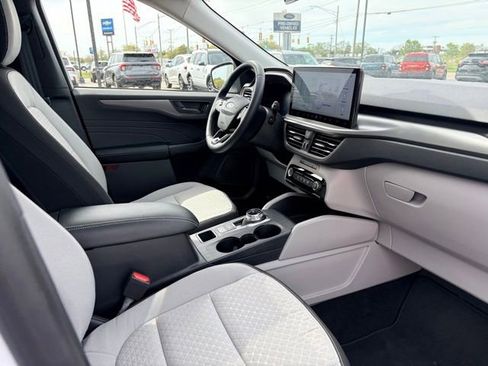 Used 2024 Ford Escape Active w/ Tech Pack #1 AWD/4WD image 13