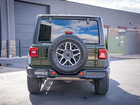 Used 2024 Jeep Wrangler Sahara image 8