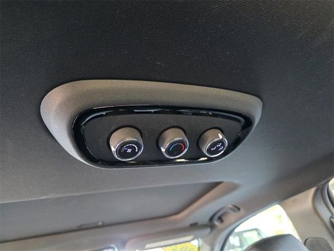 Used 2024 Dodge Durango GT image 12