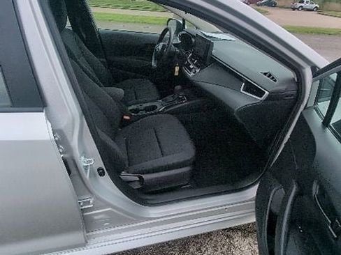 Used 2025 Toyota Corolla LE FWD image 3