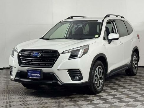 Used 2023 Subaru Forester Premium AWD/4WD image 7