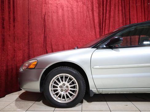 Used 2005 Chrysler Sebring Touring image 6
