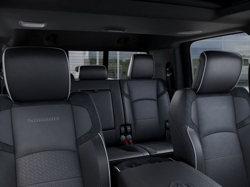 New 2026 RAM 3500 Laramie AWD/4WD image 27