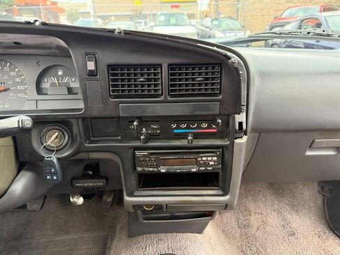 Used 1994 Toyota Pickup 2WD Regular Cab image 18