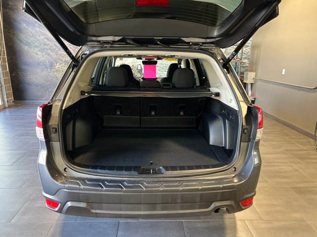 Used 2022 Subaru Forester Premium AWD/4WD image 31