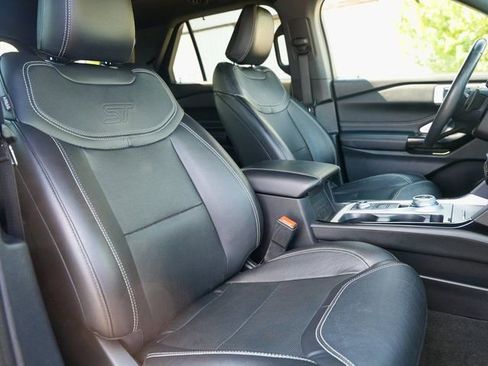 Used 2022 Ford Explorer ST w/ ST Street Pack image 9