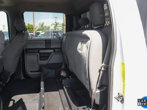 Used 2017 Ford F550 2WD Crew Cab Super Duty image 38