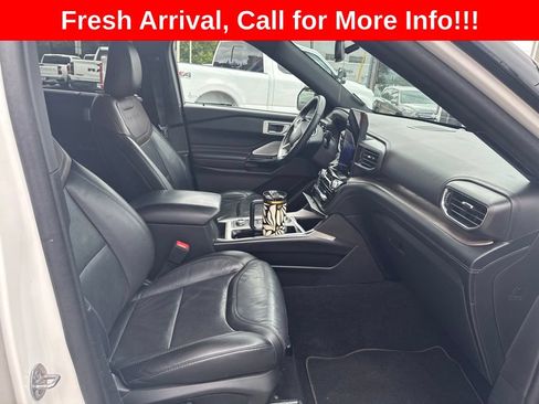Used 2024 Ford Explorer Platinum w/ Technology Package AWD/4WD image 19