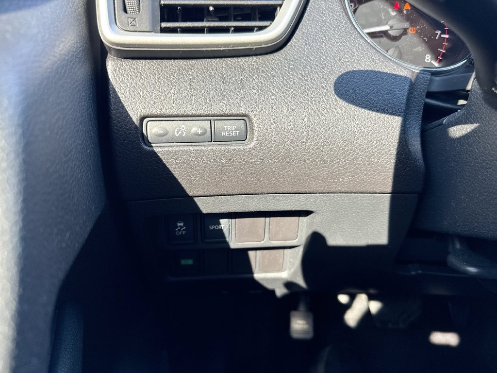 Used 2016 Nissan Rogue S FWD image 17