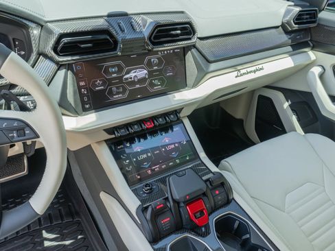 Used 2026 Lamborghini Urus SE AWD/4WD image 67