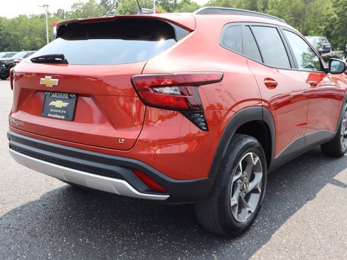 Used 2024 Chevrolet Trax LT FWD image 34