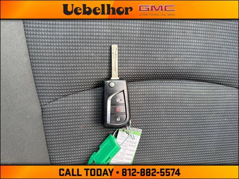 Used 2022 Toyota RAV4 LE AWD/4WD image 30