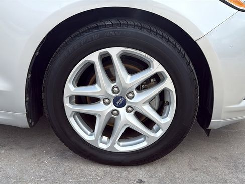 Used 2013 Ford Fusion SE image 32