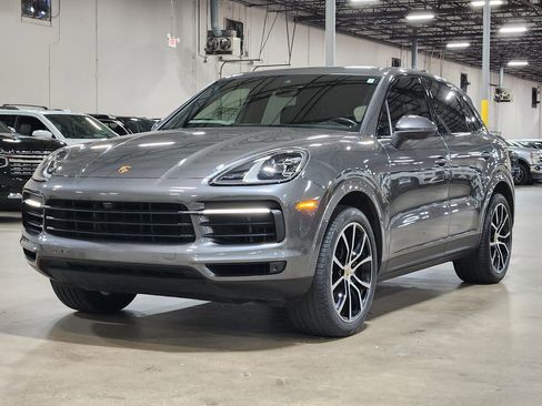 Used 2022 Porsche Cayenne image 4