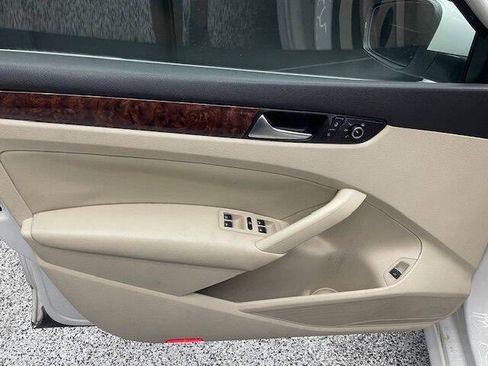 Used 2013 Volkswagen Passat TDI SEL Premium FWD image 7
