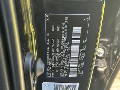 Used 2022 Toyota Highlander LE FWD image 28
